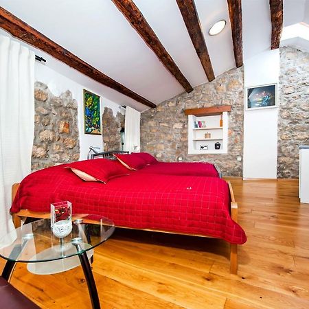 Studio Oscar IV With Terrace And Sea View Ровин Екстериор снимка